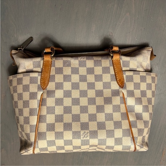 Louis Vuitton bag⭐️ - Picture 12 of 15